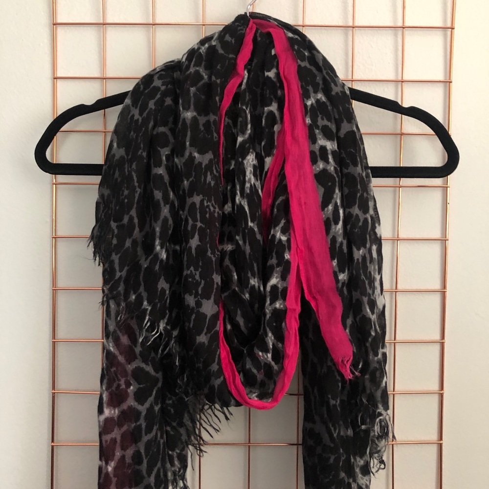 Torino | Black Leopard Print Scarf